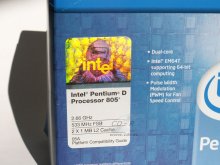 Krabice s procesorem Pentium D 805 - štítek se stručnými údaji