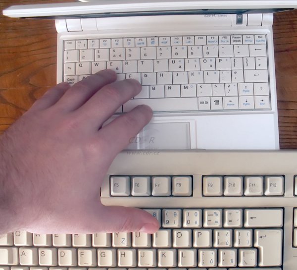 ASUS Eee PC: Srovnání velikosti klávesnice
