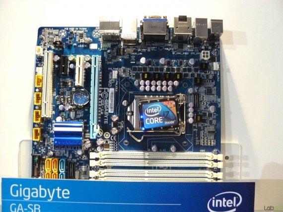 Computex 2010 - stánek Intelu: Gigabyte GA-SB