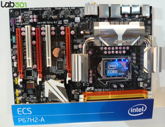 Computex 2010 - stánek Intelu: ECS P67H2-A