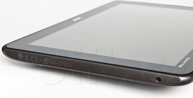 Acer Iconia Tab A211 - napájecí konektor a popisky na boku