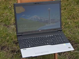 Fujitsu Lifebook N532 venku - jas displeje na maximum