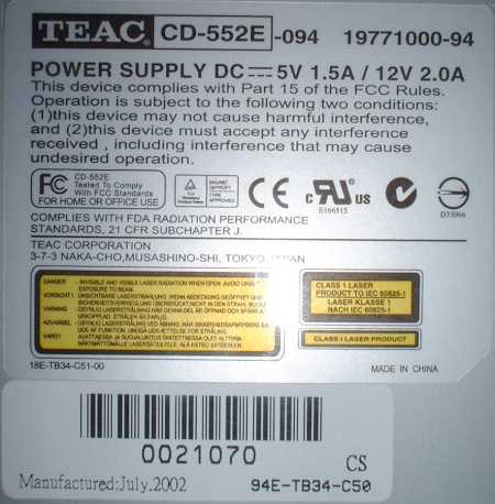 Teac CD552E výrobní štítek