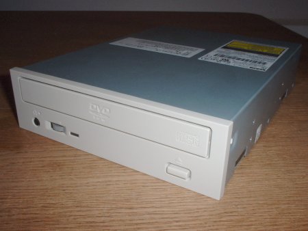 Teac DV-516E Co si domů přinesete