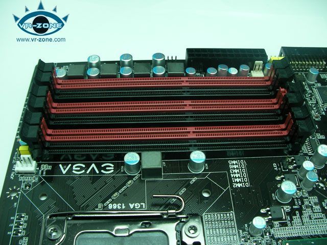 EVGA X58 SLI Classified, posílené napájení pamětí