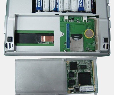 NorhTech Gecko EduBook - SD, interní USB a CPU a RAM modul