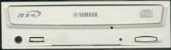 Yamaha CRW 2200 front