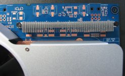 ASUS EN6800Ultra Dual pohled na konektory a nápis Dual NV45