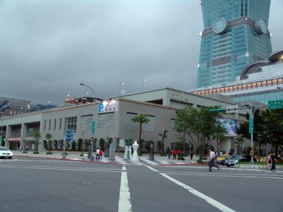 Hala 3 s Taipei 101 v pozadí