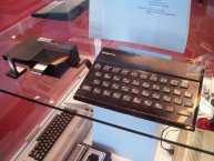 Sinclair ZX Spectrum - gumák s Microdrivem