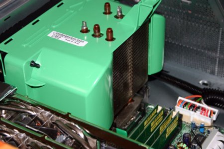 Dell Dimension XPS 600 Renegade: chladič procesoru