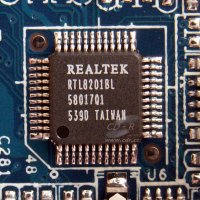 Ethernetový čip Realtek RTL8201BL na základní desce Biostar TFor