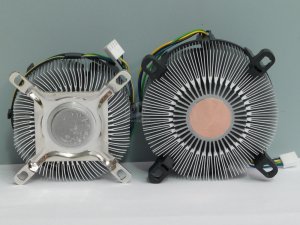 Srovnání boxovaných chladičů pro socket LGA775 a LGA1366 - spode