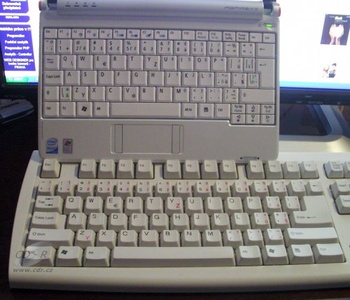 Acer Aspire One: srovnání velikosti klávesnice