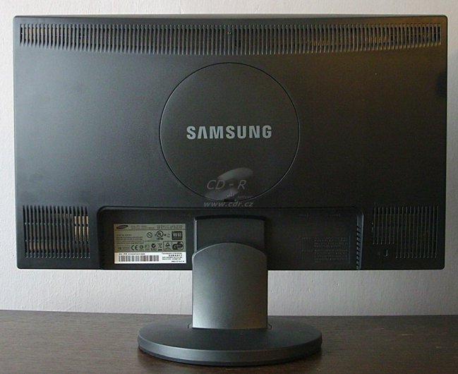 Test: Samsung 2343NW - pohled zezadu