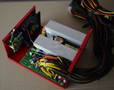 PC Power&Cooling Silencer 750W: vnitřek