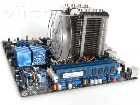 Deska Intel DX58SO, chladič Intel DBX-B a procesor Intel Core i7 980X
