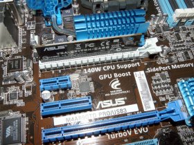 ASUS M4A89GTD Pro/USB3 - Switch Card ve slotu