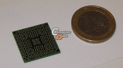 AMD „Ontario“ v porovnání s euromincí - spodek čipu