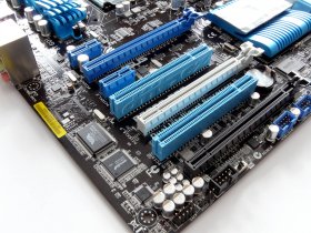 ASUS P8P67 PRO: PCI a PCI Express sloty