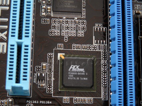 ASUS P8P67 Deluxe: PLX PEX8608