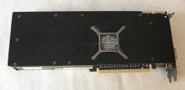 Radeon HD 6950: zadní strana