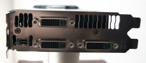 GeForce GTX 590: záslepka