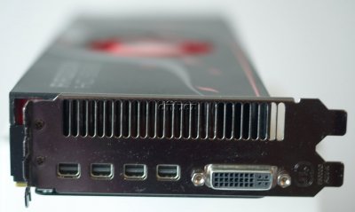Radeon HD 6990: záslepka