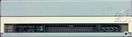 Sony CRX320E - zadní panel