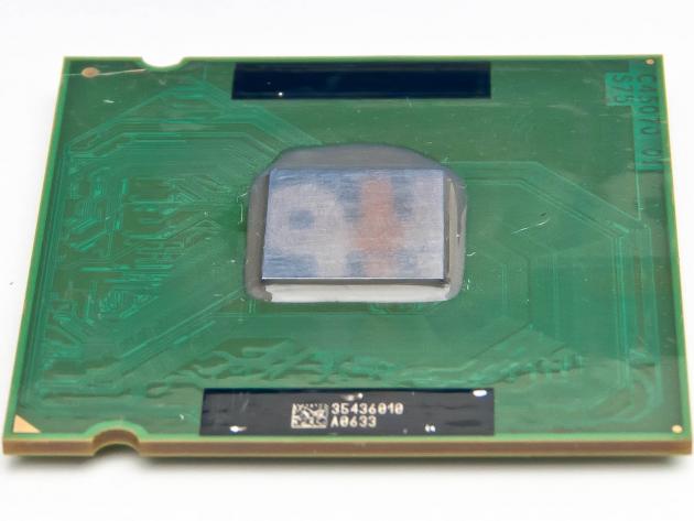 13 Intel Pentium 4 560 bez heatspreaderu