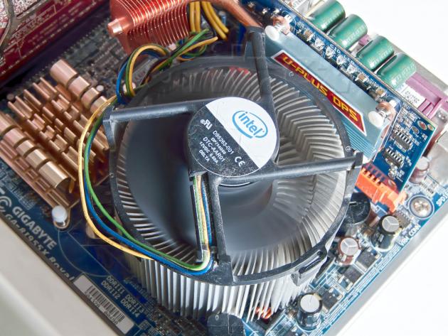 Běžný chladič Intel LGA775