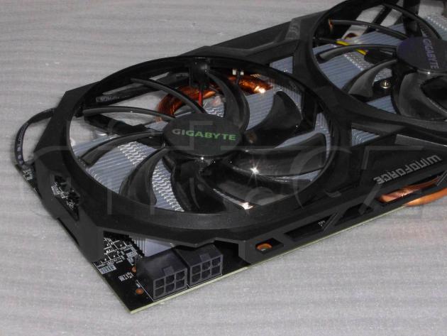 Gigabyte Radeon R9 270 OC - IMG_0649_pcie