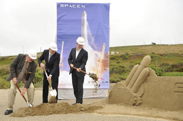 SpaceX, zahájení prací na rampě pro Heavy