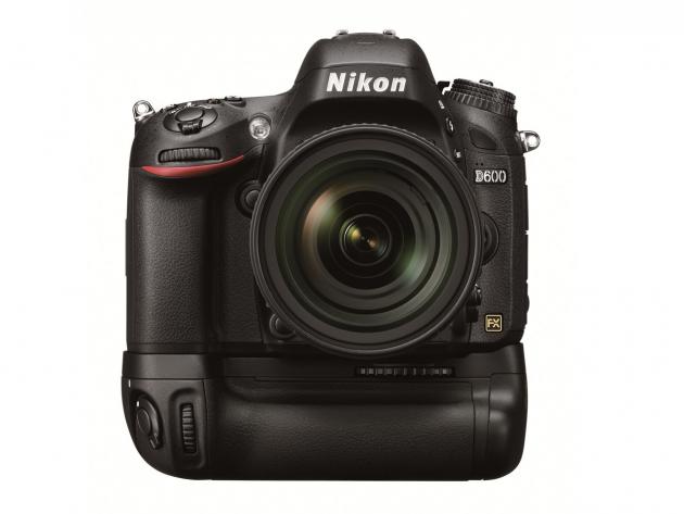 Nikon D600 s gripem