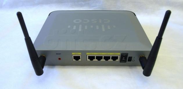 Cisco RV220W - zadní pohled