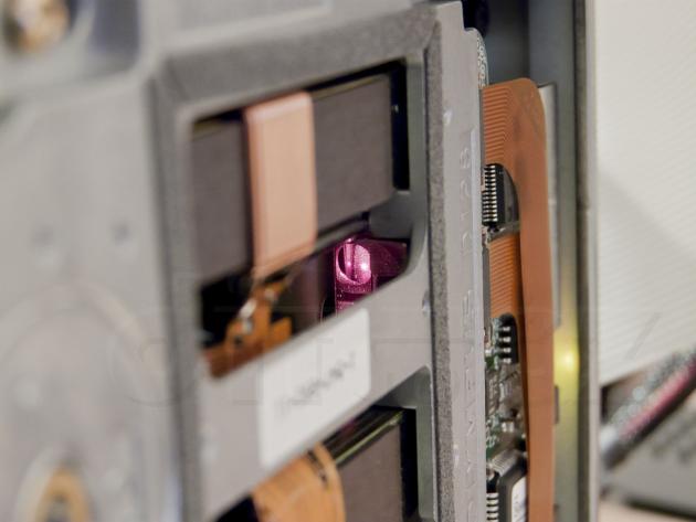 Sony SMO-F541 - pohled do laserového okénka