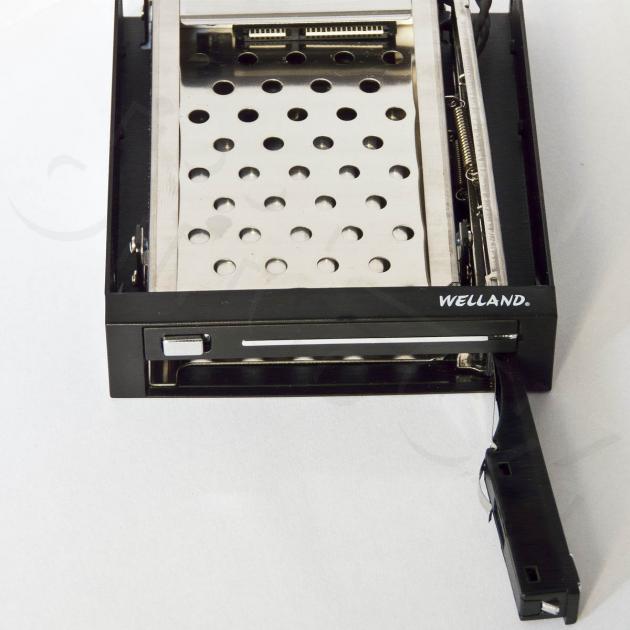 Welland EZStor 2,5″ SATA Mobile Rack with 3,5″ Mount - otevřená dvířka