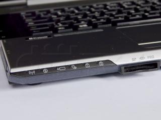 05 Fujitsu Lifebook N532 - indikační LEDky