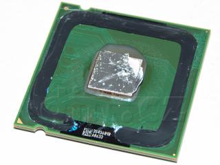 08 Intel Pentium 4 560 bez heatspreaderu, s původní pájkou