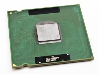 11 Intel Pentium 4 560 bez heatspreaderu, vyčištěný