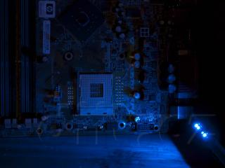 Scéna osvícená modrými LEDkami notebooku Fujitsu Lifebook N532