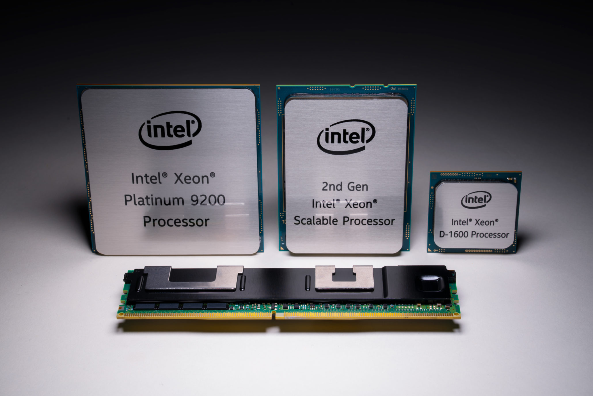 Что лучше intel xeon или intel core i3