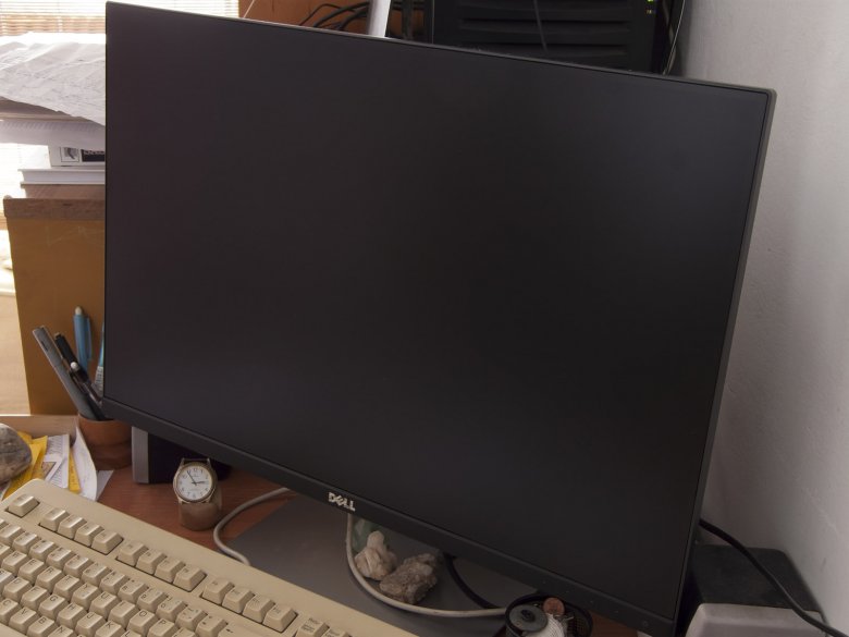 Dell U 2415 Z Uhlu Vypnuto