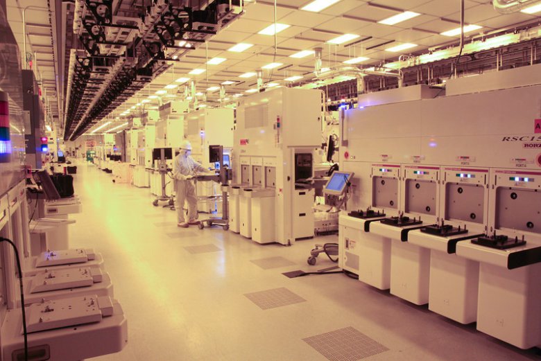 GlobalFoundries Fab8 01