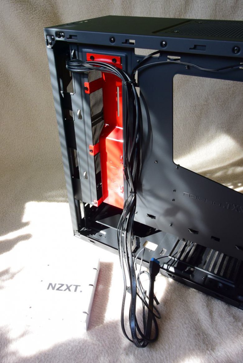 Nzxt S 340 Dsc 3369 Vnitrek