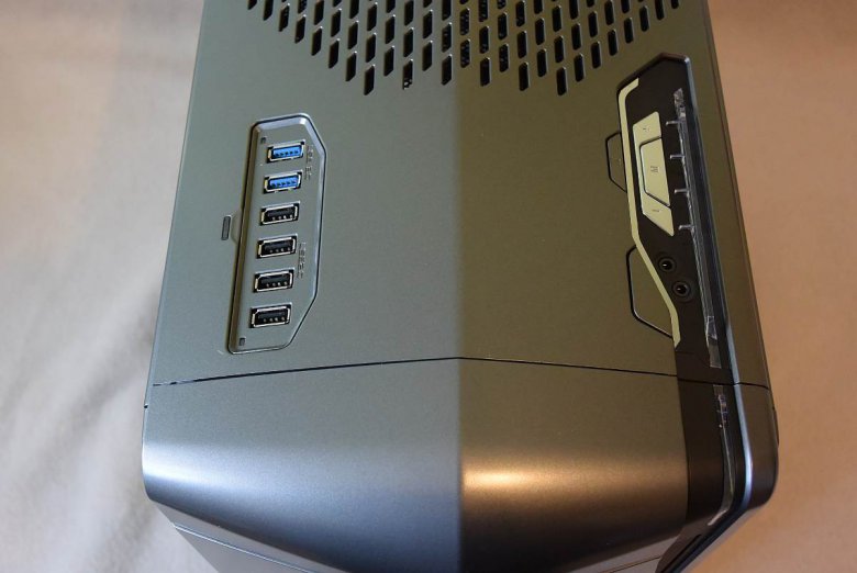 Nzxt Phantom 820 Dsc 3183 Detail