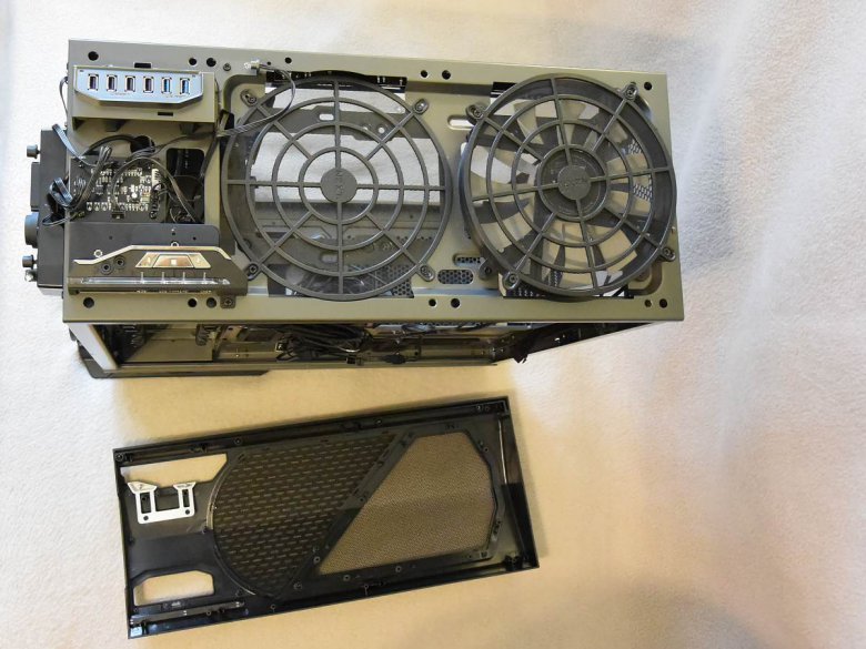 Nzxt Phantom 820 Dsc 3259 Vrsek Odstrojeny