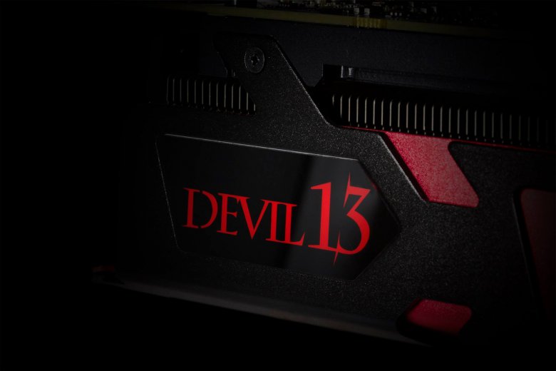 Powercolor Radeon R 9 295 X 2 Devil 13 01