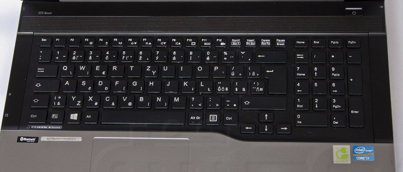 03 Fujitsu Lifebook N532 - klávesnice