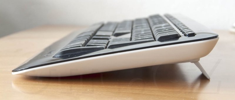 18 Ms Wireless Keyboard 800 Pohled Z Boku
